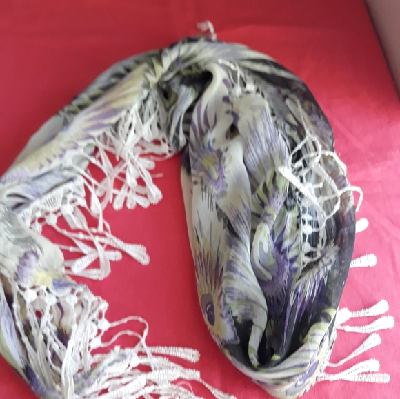 NEW SCARF - Picture 9 of 9